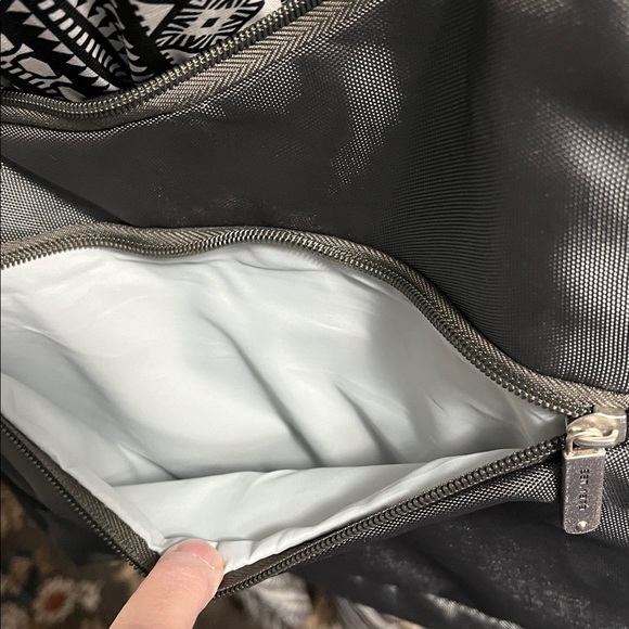 TRAVELON ANTI-THEFT Gray crossbody Bag New! - Picture 11 of 13